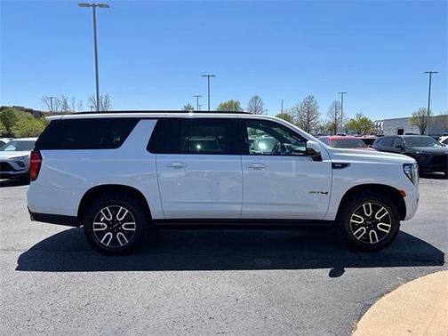 2022 GMC Yukon XL 4WD AT4