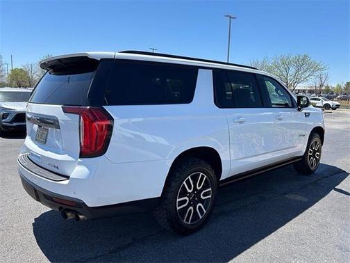 2022 GMC Yukon XL 4WD AT4