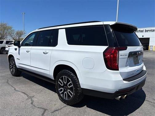 2022 GMC Yukon XL 4WD AT4