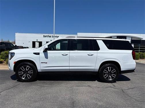 2022 GMC Yukon XL 4WD AT4
