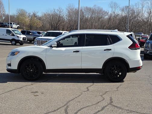 2020 Nissan Rogue SV