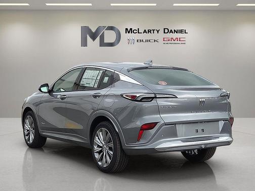 Moonstone Gray Metallic 2026 Buick Envista Avenir FWD