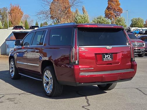 2017 Cadillac Escalade ESV Luxury