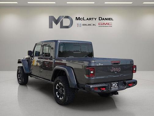 Granite Crystal Metallic Clearcoat 2024 Jeep Gladiator Rubicon