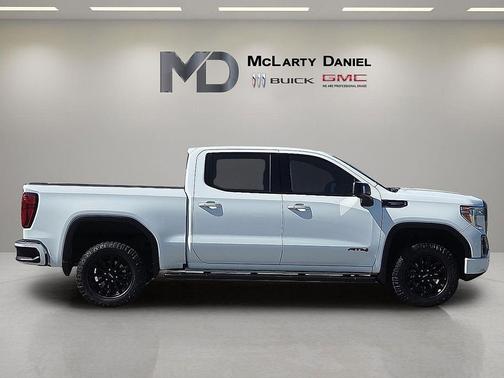 Summit White 2021 GMC Sierra 1500 AT4