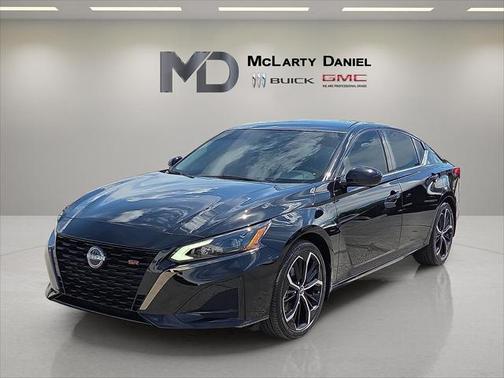 2023 Nissan Altima SR FWD