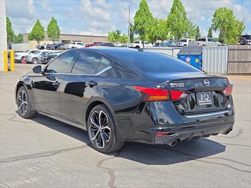 2023 Nissan Altima SR FWD