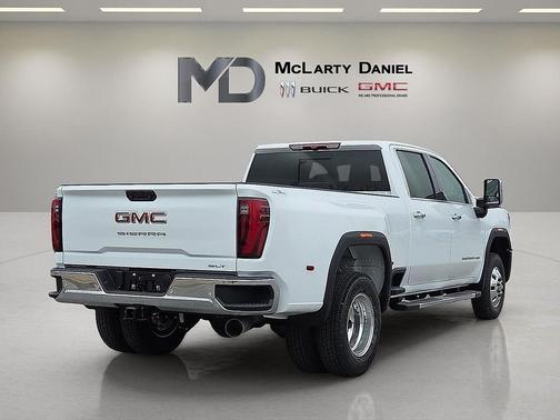 2026 GMC Sierra 3500 SLT