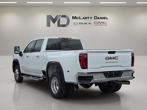 2026 GMC Sierra 3500 SLT