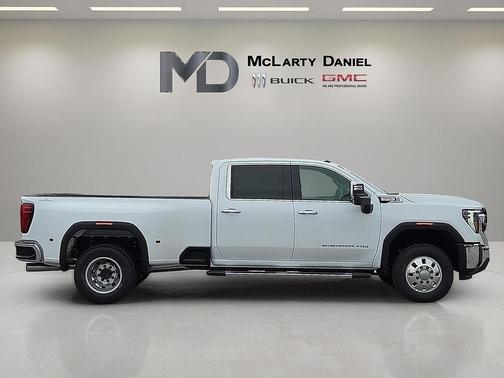 2026 GMC Sierra 3500 SLT