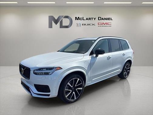 2023 Volvo XC90 Recharge Plug-In Hybrid T8 Ultimate Dark Theme 7-Seater