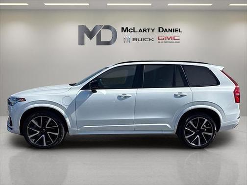 2023 Volvo XC90 Recharge Plug-In Hybrid T8 Ultimate Dark Theme 7-Seater