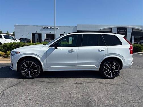 2023 Volvo XC90 Recharge Plug-In Hybrid T8 Ultimate Dark Theme 7-Seater
