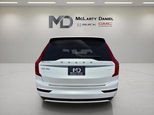2023 Volvo XC90 Recharge Plug-In Hybrid T8 Ultimate Dark Theme 7-Seater