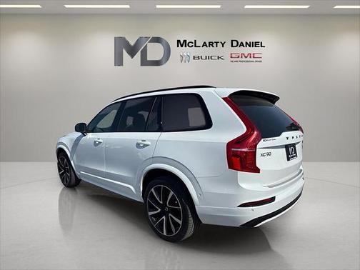 2023 Volvo XC90 Recharge Plug-In Hybrid T8 Ultimate Dark Theme 7-Seater
