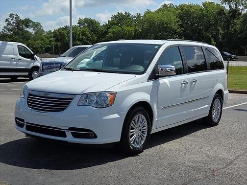 2015 Chrysler Town & Country Touring-L