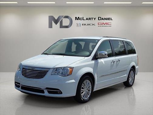 2015 Chrysler Town & Country Touring-L