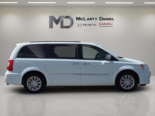 2015 Chrysler Town & Country Touring-L