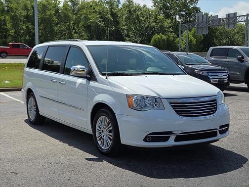 2015 Chrysler Town & Country Touring-L