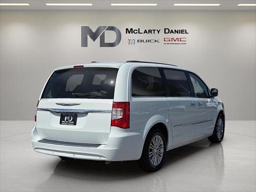 2015 Chrysler Town & Country Touring-L