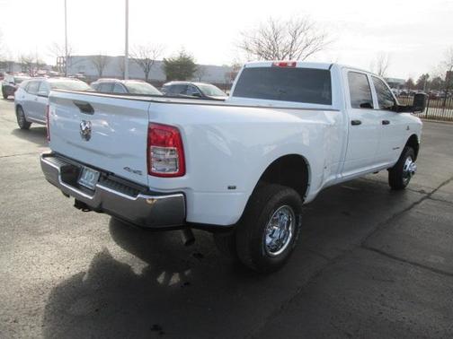 Photo 5 of 30 of 2022 RAM 3500 Tradesman