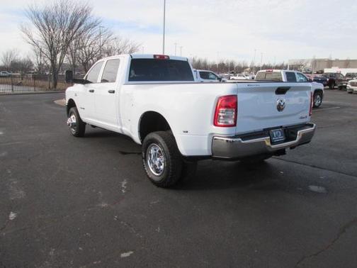 Photo 3 of 30 of 2022 RAM 3500 Tradesman