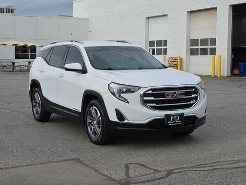 Summit White 2020 GMC Terrain SLT