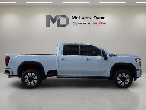 2026 GMC Sierra 3500 Denali