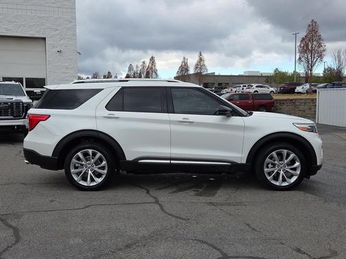 2023 Ford Explorer Platinum