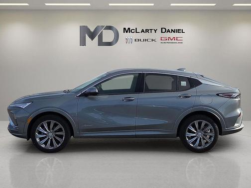 Moonstone Gray Metallic 2026 Buick Envista Avenir FWD