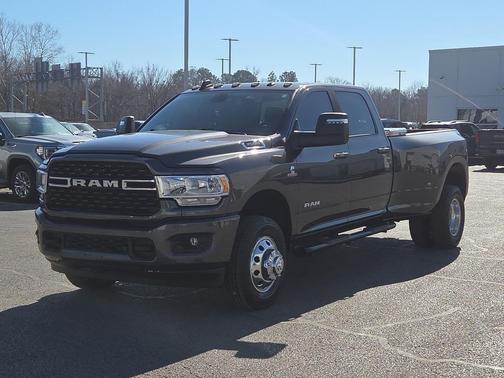 2023 RAM 3500 Big Horn Crew Cab 4x4 8' Box