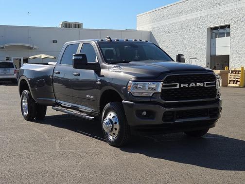 2023 RAM 3500 Big Horn Crew Cab 4x4 8' Box