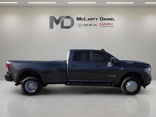 2023 RAM 3500 Big Horn Crew Cab 4x4 8' Box