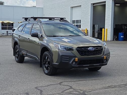 Autumn Green Metallic 2022 Subaru Outback Wilderness