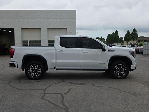 Summit White 2025 GMC Sierra 1500 AT4