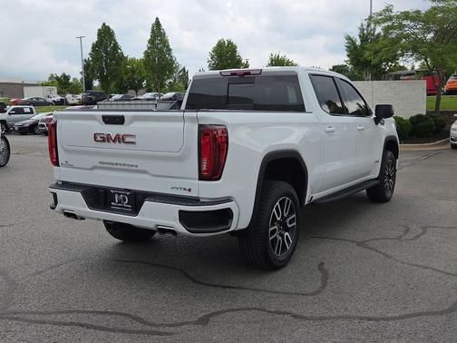 Summit White 2025 GMC Sierra 1500 AT4