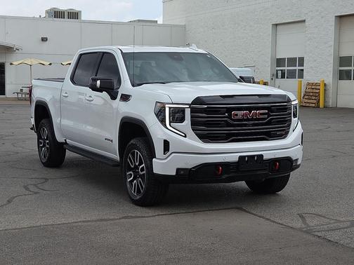Summit White 2025 GMC Sierra 1500 AT4