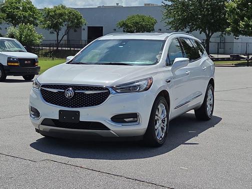 White Frost Tricoat 2019 Buick Enclave Avenir