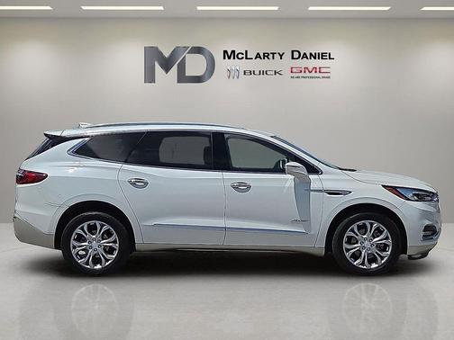White Frost Tricoat 2019 Buick Enclave Avenir