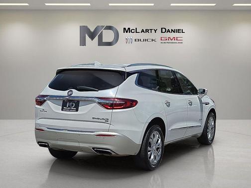 White Frost Tricoat 2019 Buick Enclave Avenir