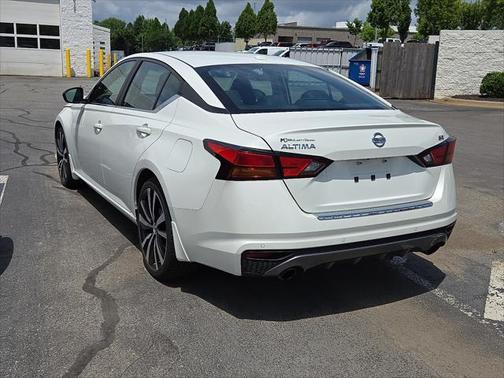2022 Nissan Altima SR FWD