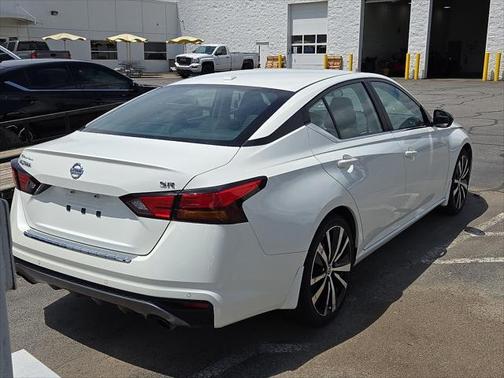 2022 Nissan Altima SR FWD