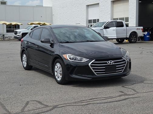Phantom Black 2018 Hyundai ELANTRA SE