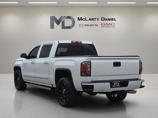White Frost Tricoat 2018 GMC Sierra 1500 Denali