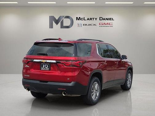 Radiant Red Tintcoat 2023 Chevrolet Traverse LT Cloth