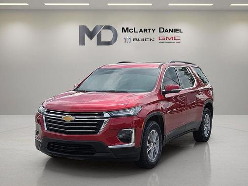 Radiant Red Tintcoat 2023 Chevrolet Traverse LT Cloth