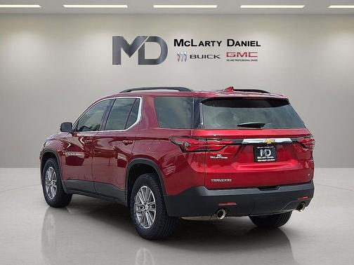Radiant Red Tintcoat 2023 Chevrolet Traverse LT Cloth