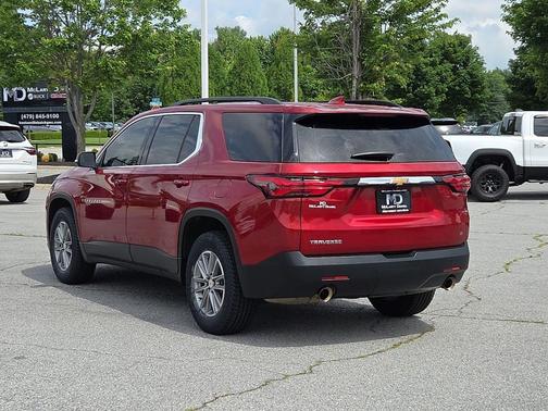 Radiant Red Tintcoat 2023 Chevrolet Traverse LT Cloth