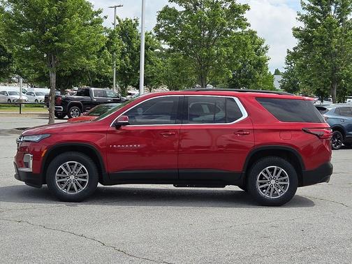 Radiant Red Tintcoat 2023 Chevrolet Traverse LT Cloth