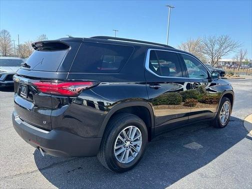 2022 Chevrolet Traverse LT Leather